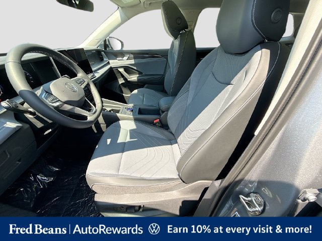 New 2025 Volkswagen Tiguan SE AWD/4WD image 14