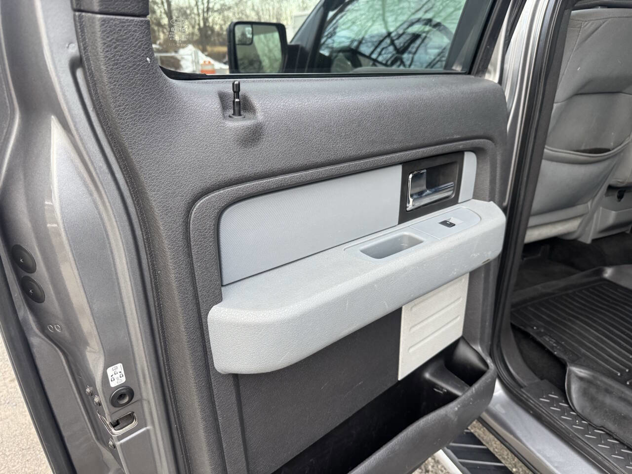 Used 2013 Ford F150 XLT w/ Luxury Equipment Group image 19