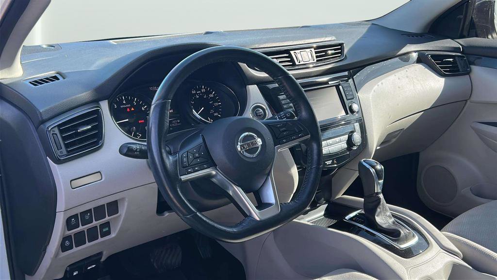 Used 2018 Nissan Rogue Sport SV w/ SV Technology Package image 19
