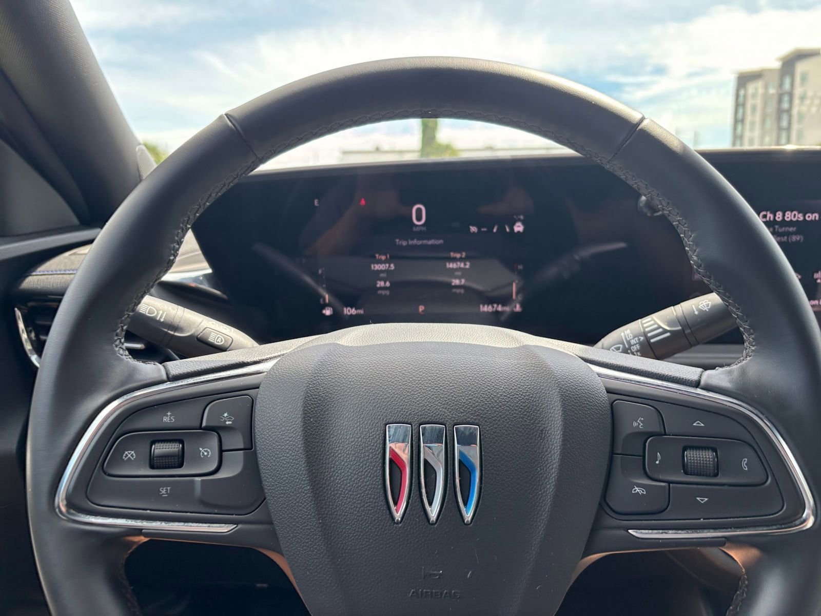 Used 2025 Buick Envista Sport Touring image 28