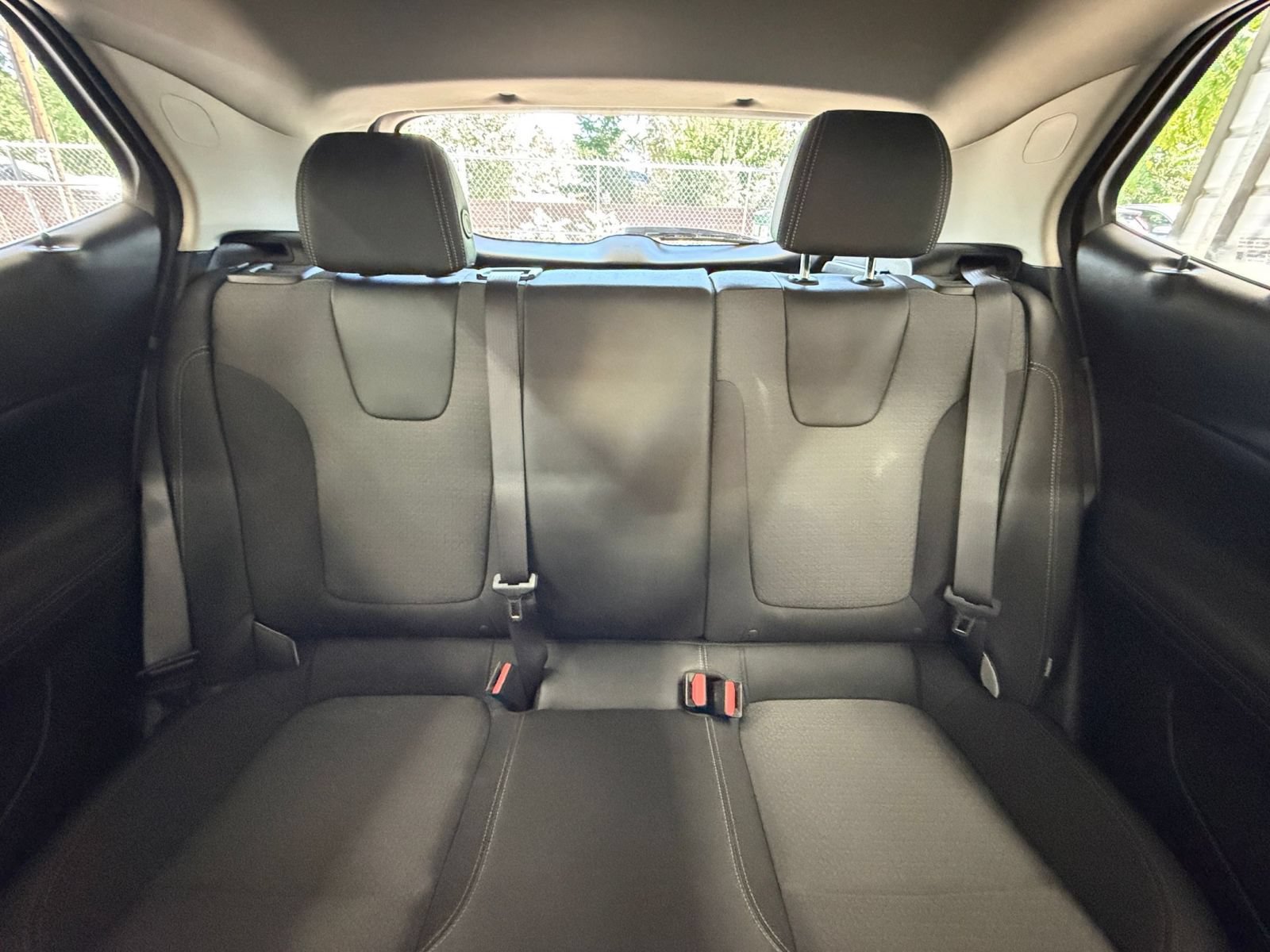 Used 2025 Buick Encore GX Preferred AWD/4WD image 36
