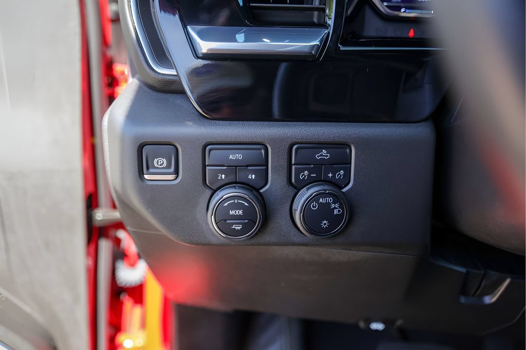 Used 2024 Chevrolet Silverado 1500 LT AWD/4WD image 18