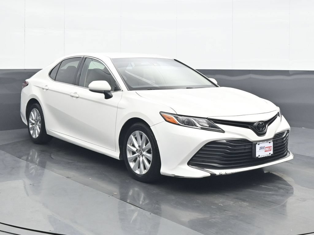 Used 2018 Toyota Camry LE FWD image 9