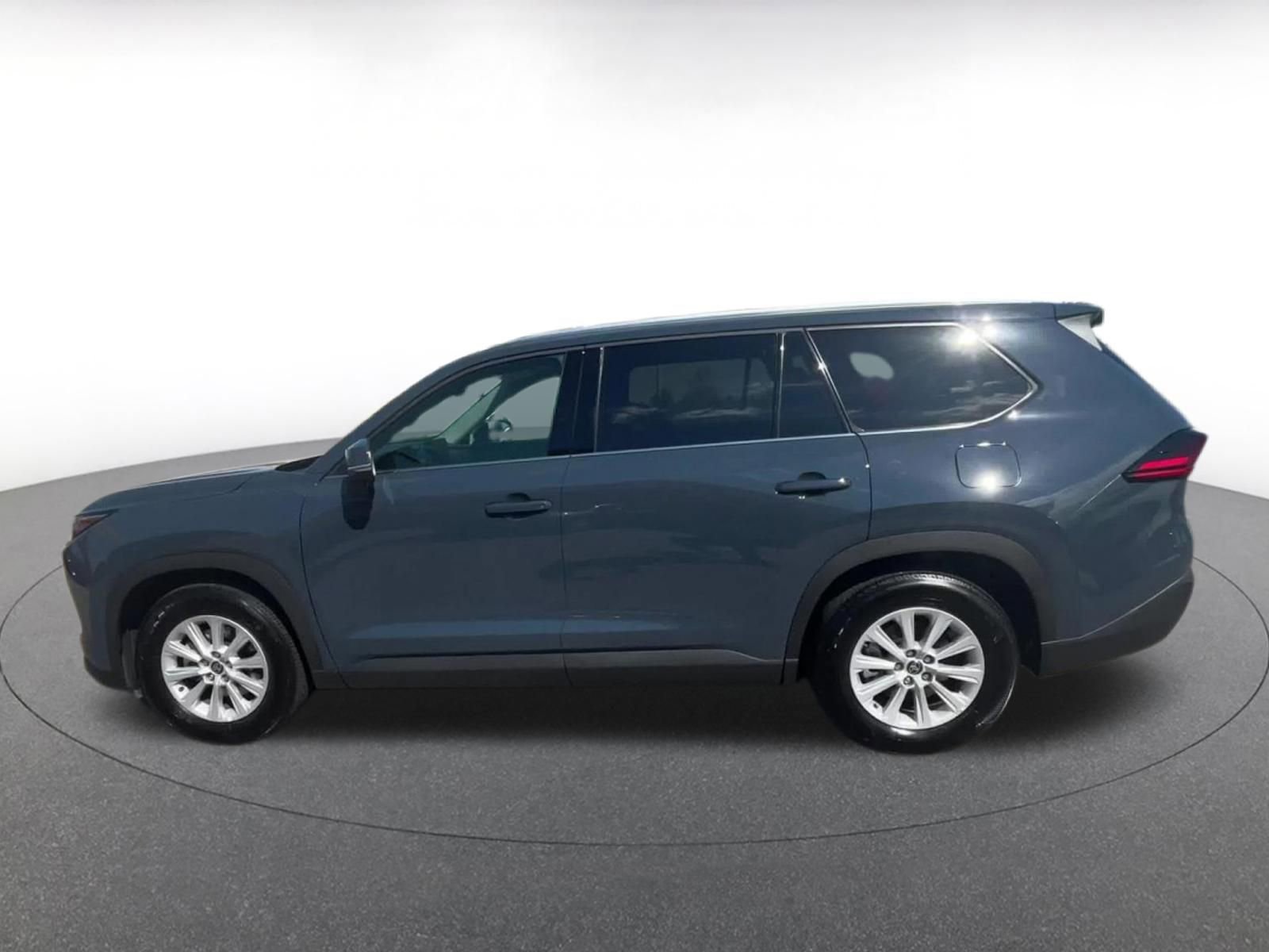 Used 2025 Toyota Grand Highlander FWD image 9