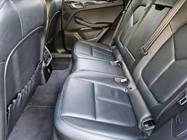 Used 2023 Porsche Macan Turbo image 18