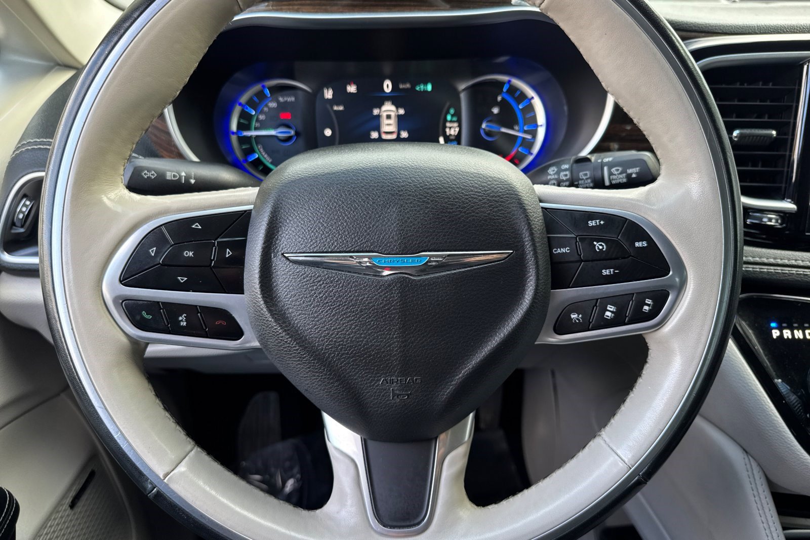 Used 2021 Chrysler Pacifica Limited w/ Premium & Safety Sphere Group image 16