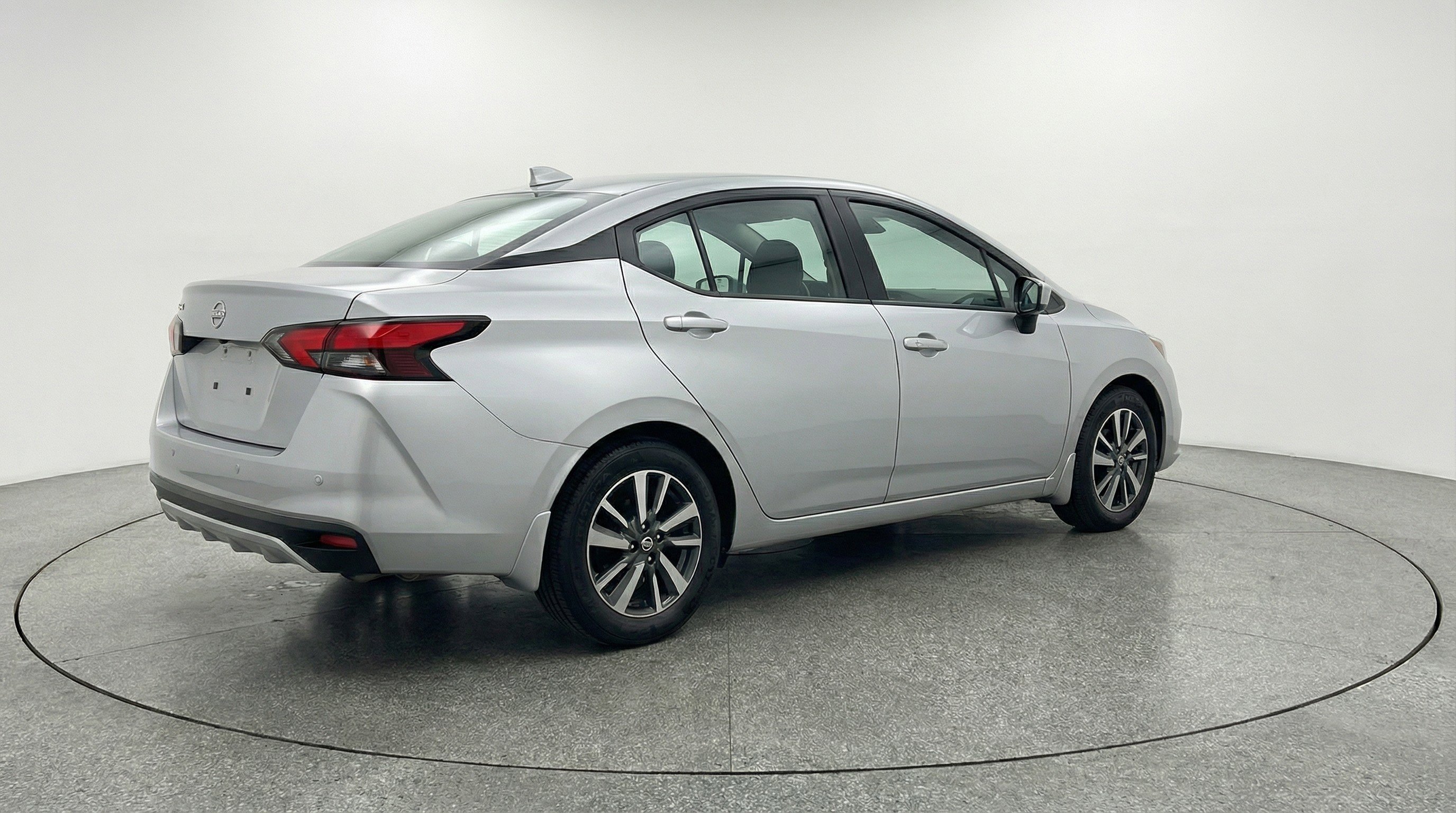 Used 2025 Nissan Versa SV FWD image 9