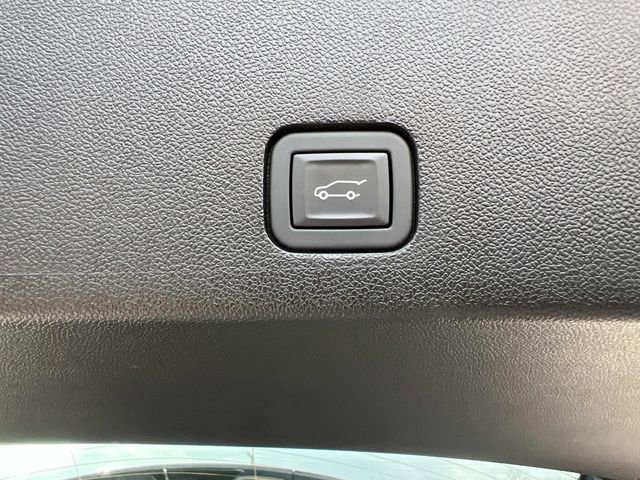 Certified 2025 Cadillac XT6 Premium Luxury w/ Platinum Package image 11