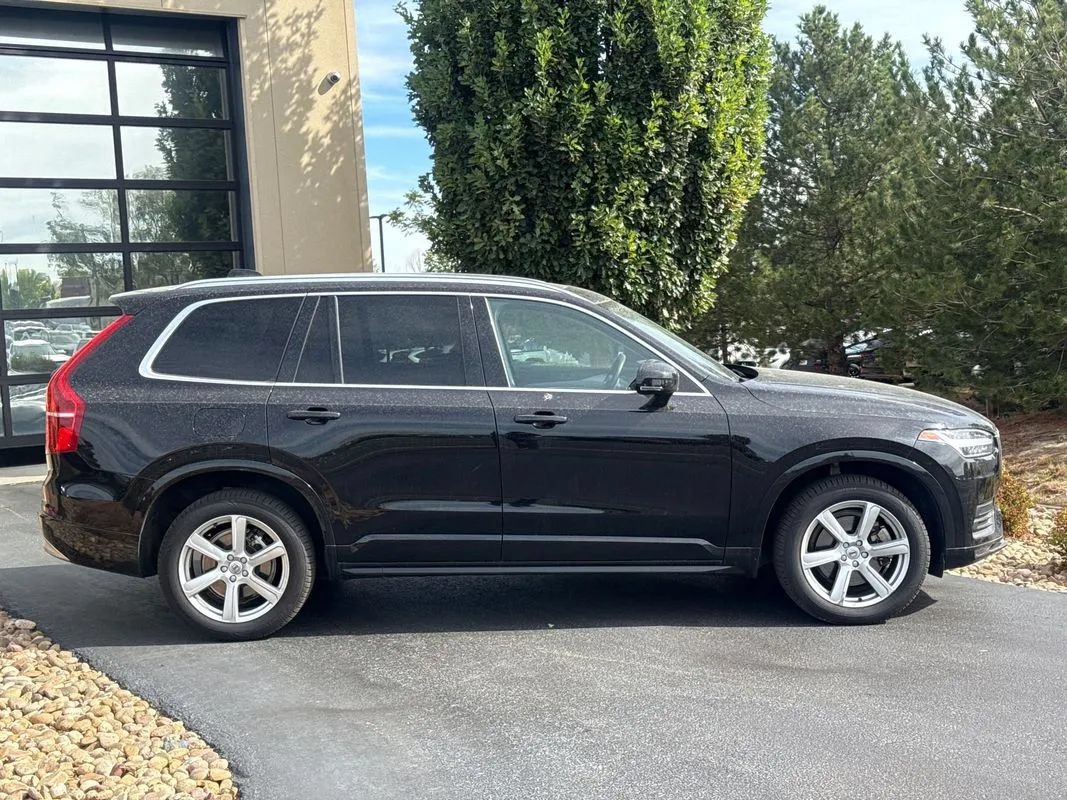 Used 2022 Volvo XC90 T5 Momentum AWD/4WD image 4