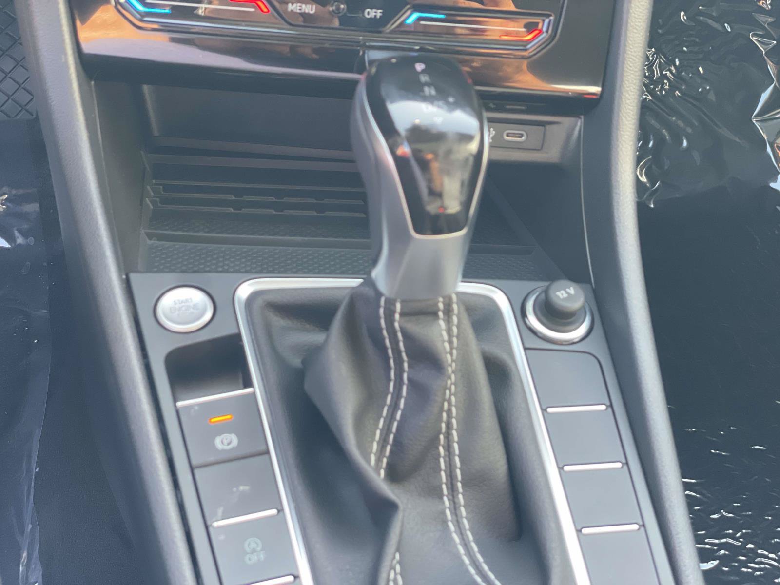 New 2026 Volkswagen Jetta SE FWD image 18