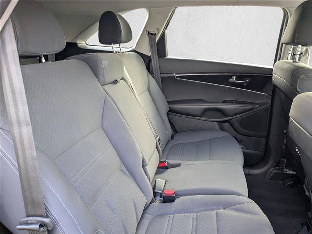 Used 2019 Kia Sorento LX image 16