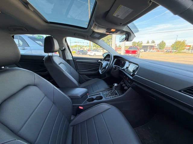 Used 2023 Volkswagen Jetta SE w/ Panoramic Sunroof Package FWD image 26