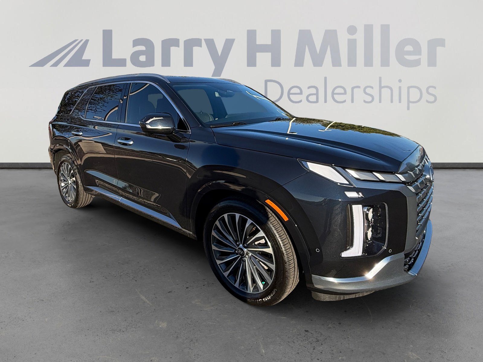 Used 2024 Hyundai Palisade Calligraphy image 7