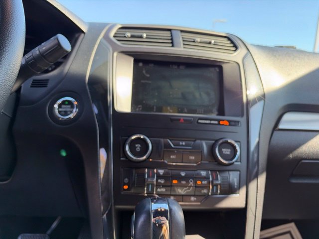 Used 2019 Ford Explorer XLT w/ Equipment Group 201A AWD/4WD image 16