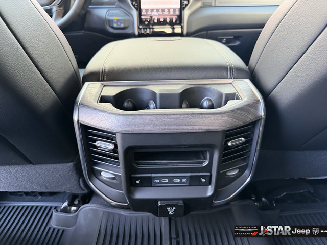 New 2026 RAM 3500 Laramie AWD/4WD image 30