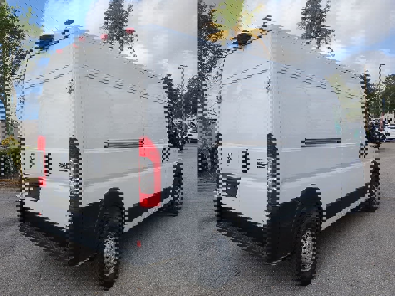 Used 2025 RAM ProMaster 2500 w/ Convenience Group image 5
