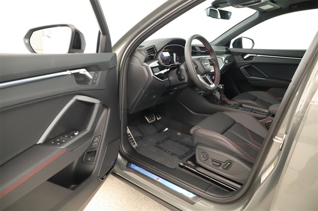 New 2025 Audi Q3 2.0T Premium Plus image 14