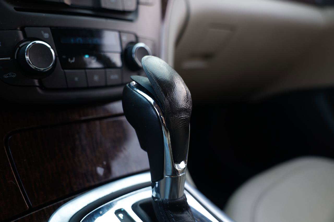 Used 2013 Buick Regal Premium image 35