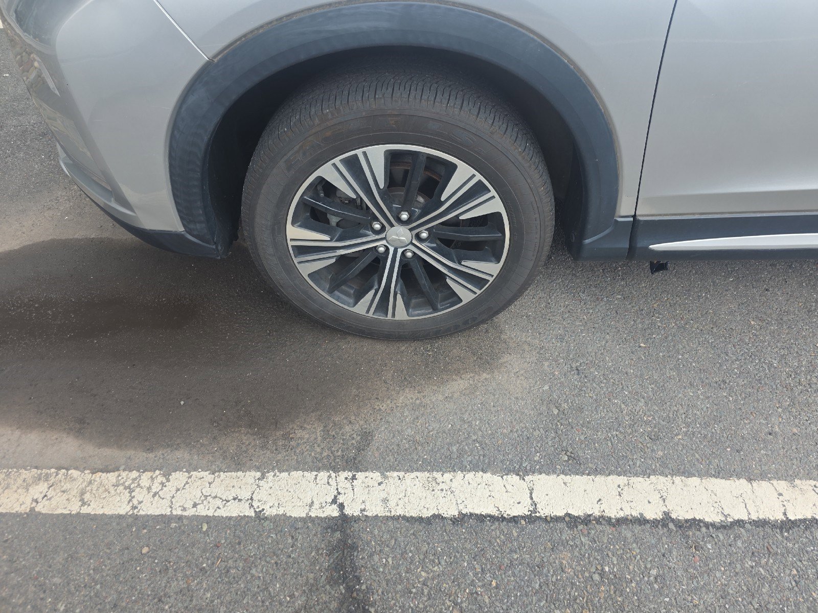 Used 2018 Mitsubishi Eclipse Cross SE image 2