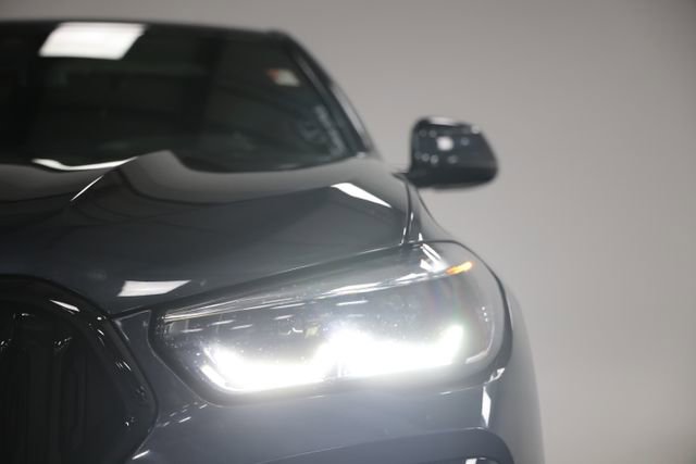 Used 2021 BMW X6 xDrive40i w/ M Sport Package AWD/4WD image 3