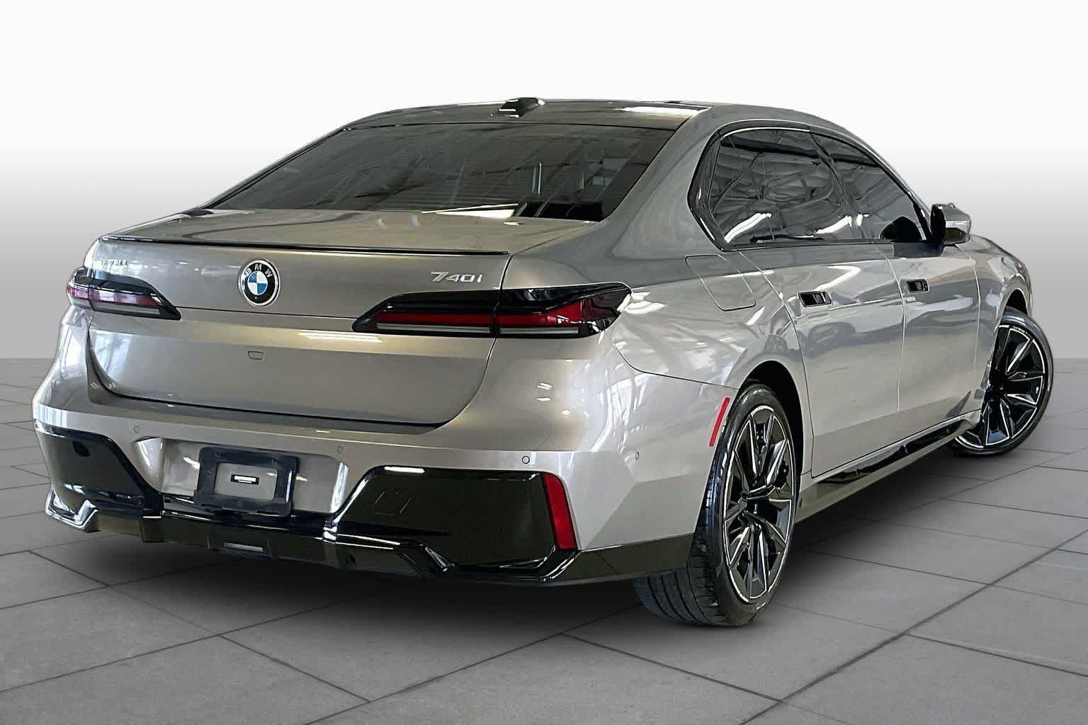 Certified 2023 BMW 740i RWD image 12