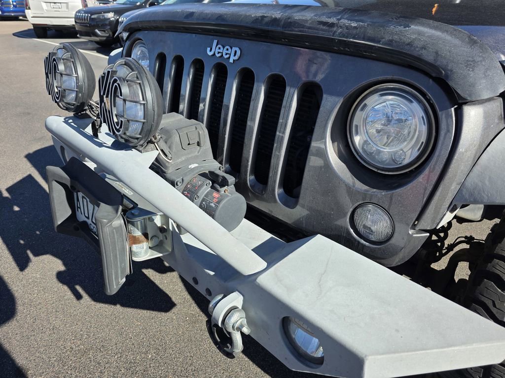 Used 2017 Jeep Wrangler Rubicon w/ Power Convenience Group image 11