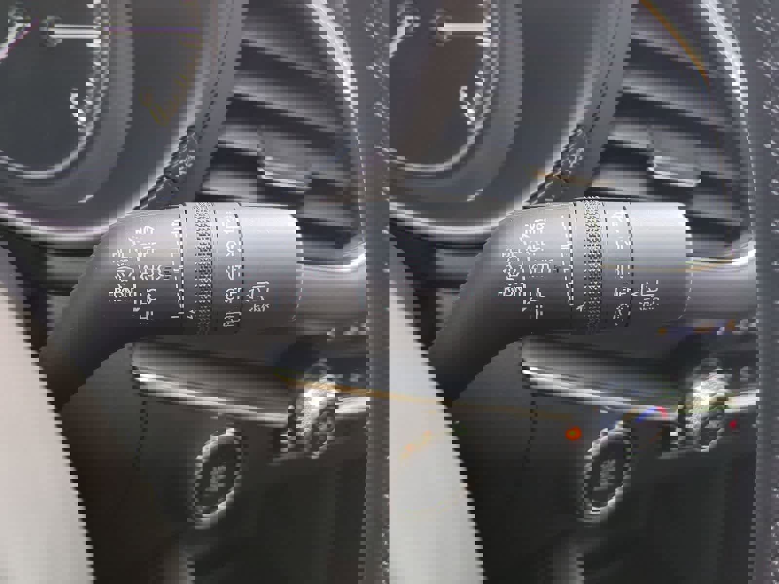 New 2026 MAZDA MAZDA3 Hatchback w/Premium Plus Pkg image 26