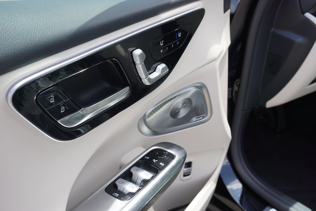 Certified 2025 Mercedes-Benz C 300 Sedan image 21