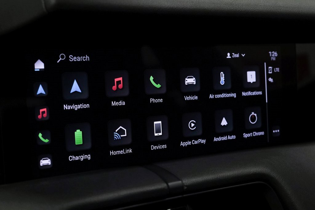 Used 2022 Porsche Taycan image 37