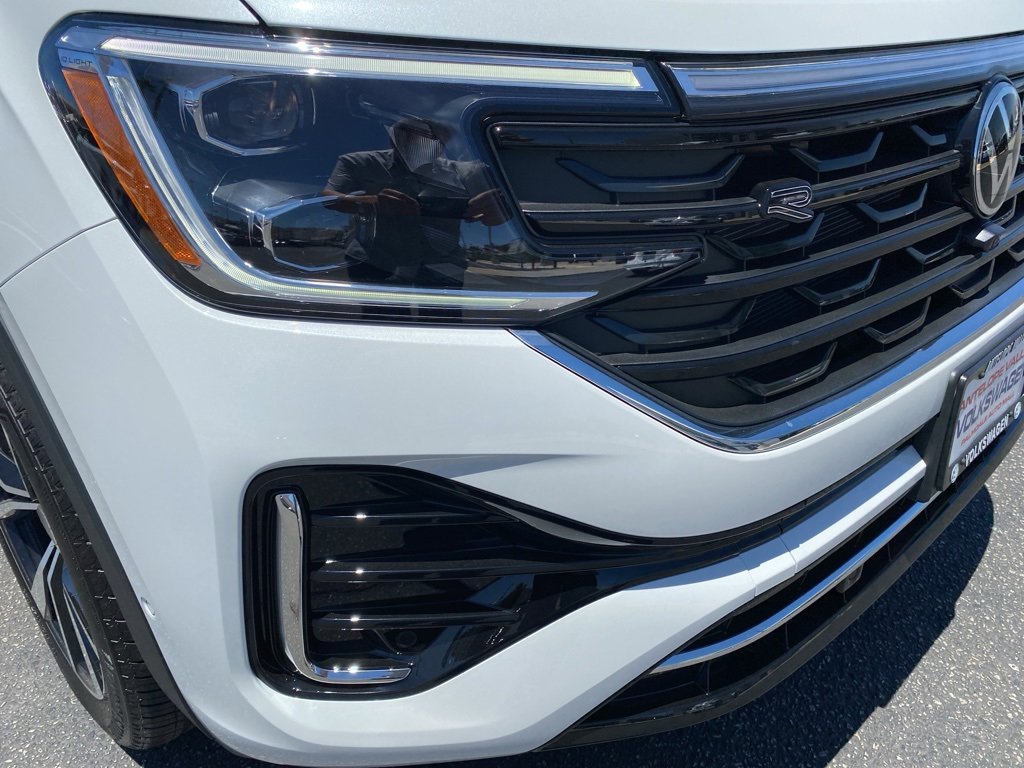 New 2025 Volkswagen Atlas Cross Sport SEL Premium R-Line image 9