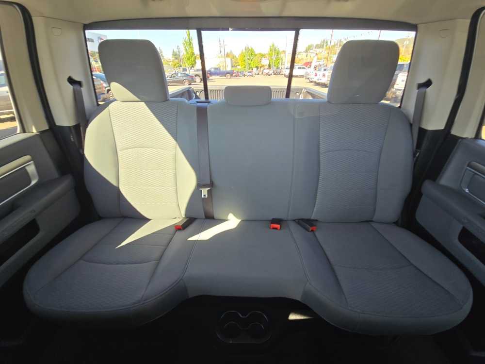 Used 2017 RAM 1500 Classic SLT AWD/4WD image 18
