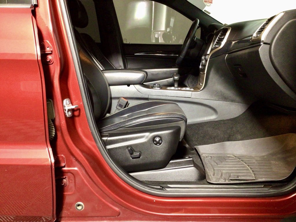 Used 2014 Jeep Grand Cherokee Overland image 36