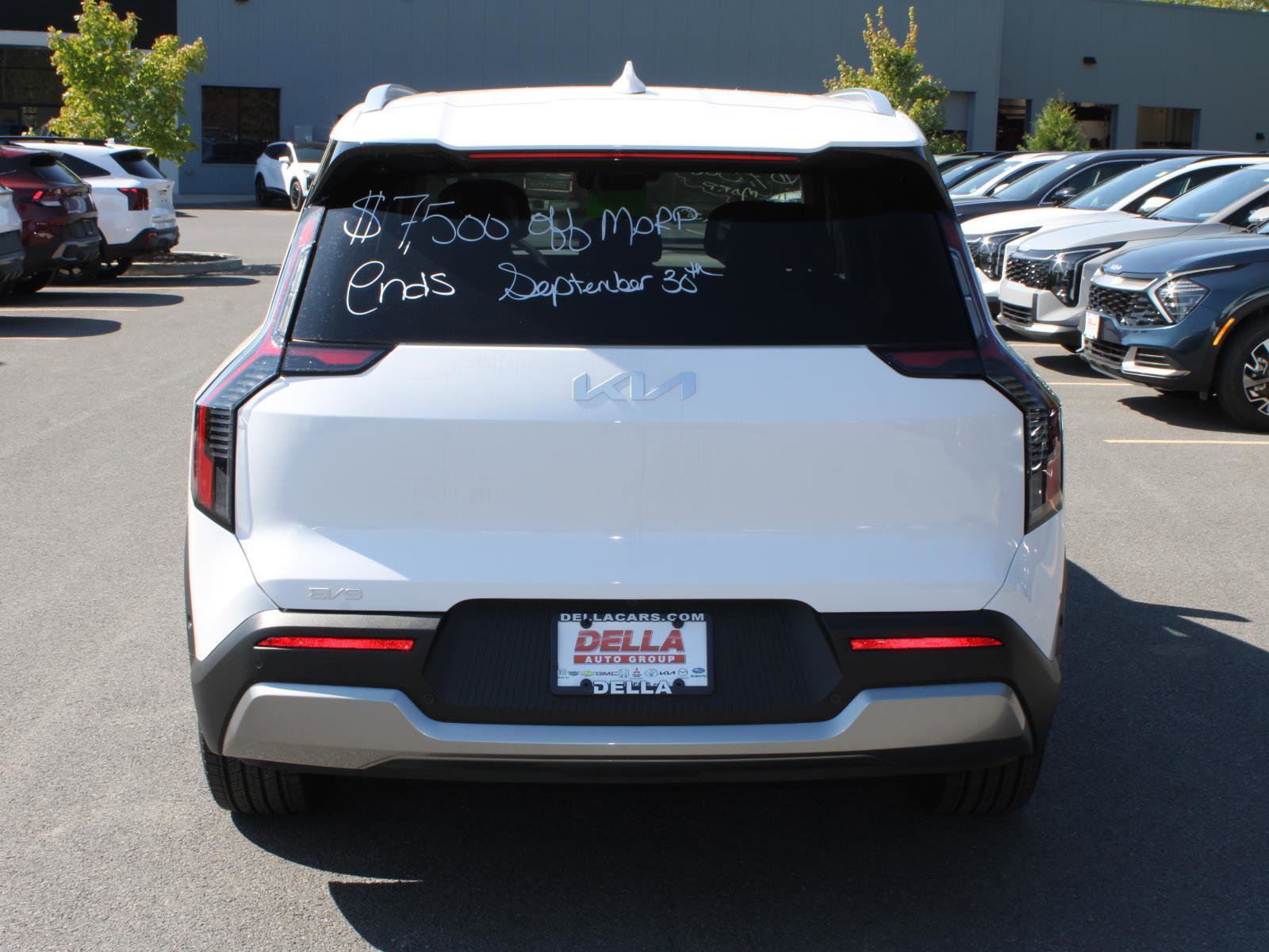 New 2026 Kia EV9 Wind image 5