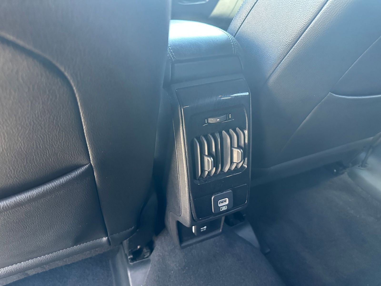 Used 2025 Jeep Compass Trailhawk AWD/4WD image 22