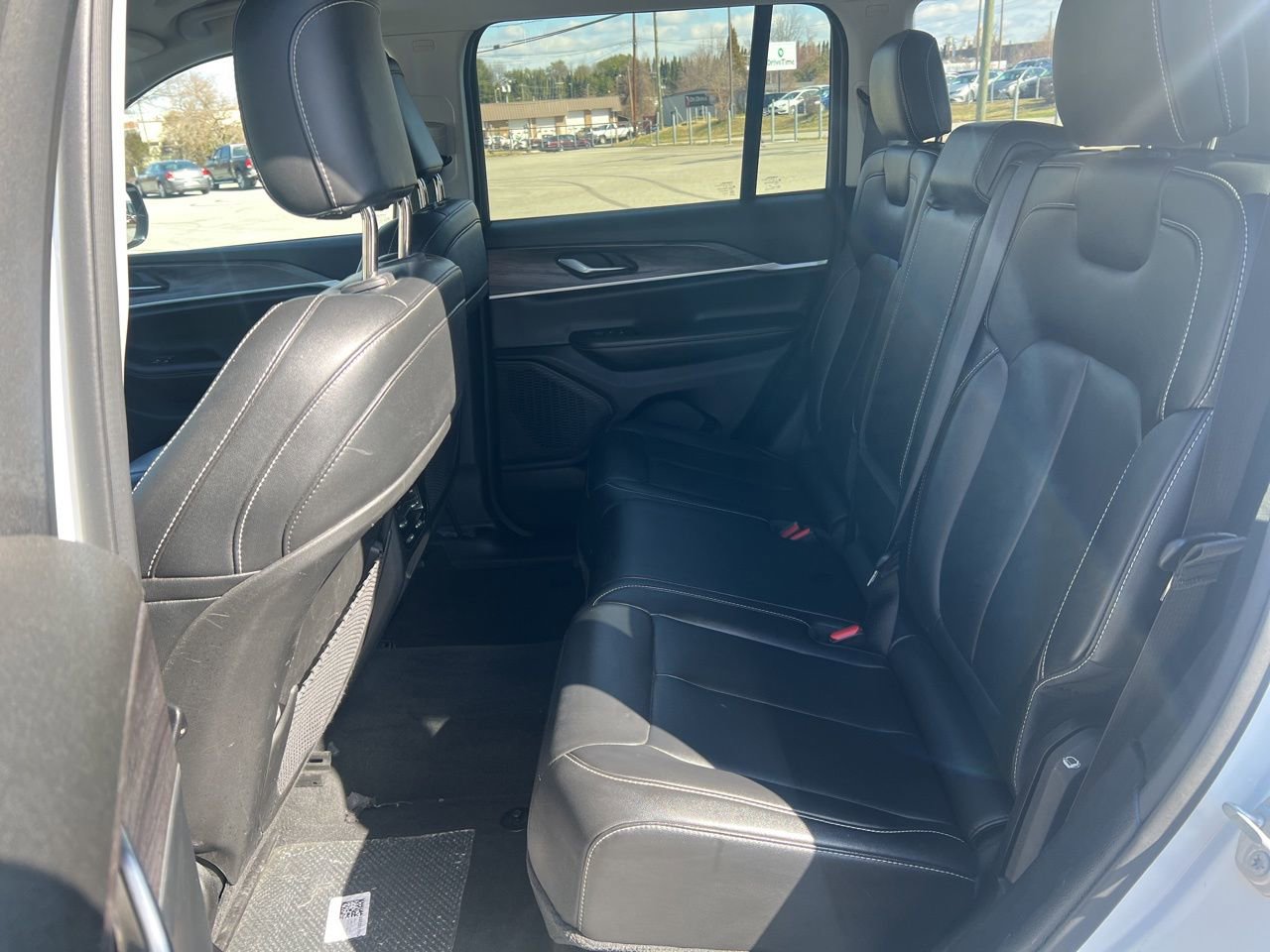 Used 2023 Jeep Grand Cherokee Limited image 17