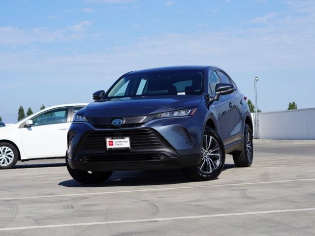 Used 2021 Toyota Venza LE AWD/4WD image 4