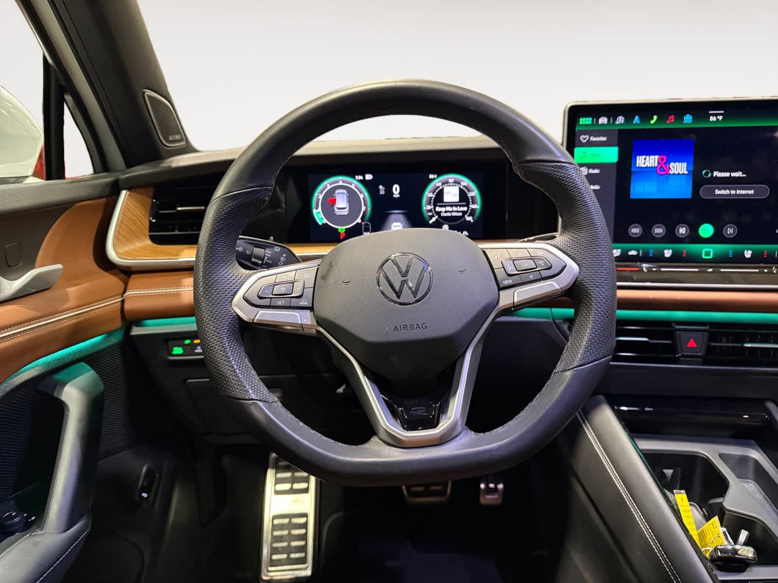 Used 2025 Volkswagen Tiguan SEL R-Line AWD/4WD image 13