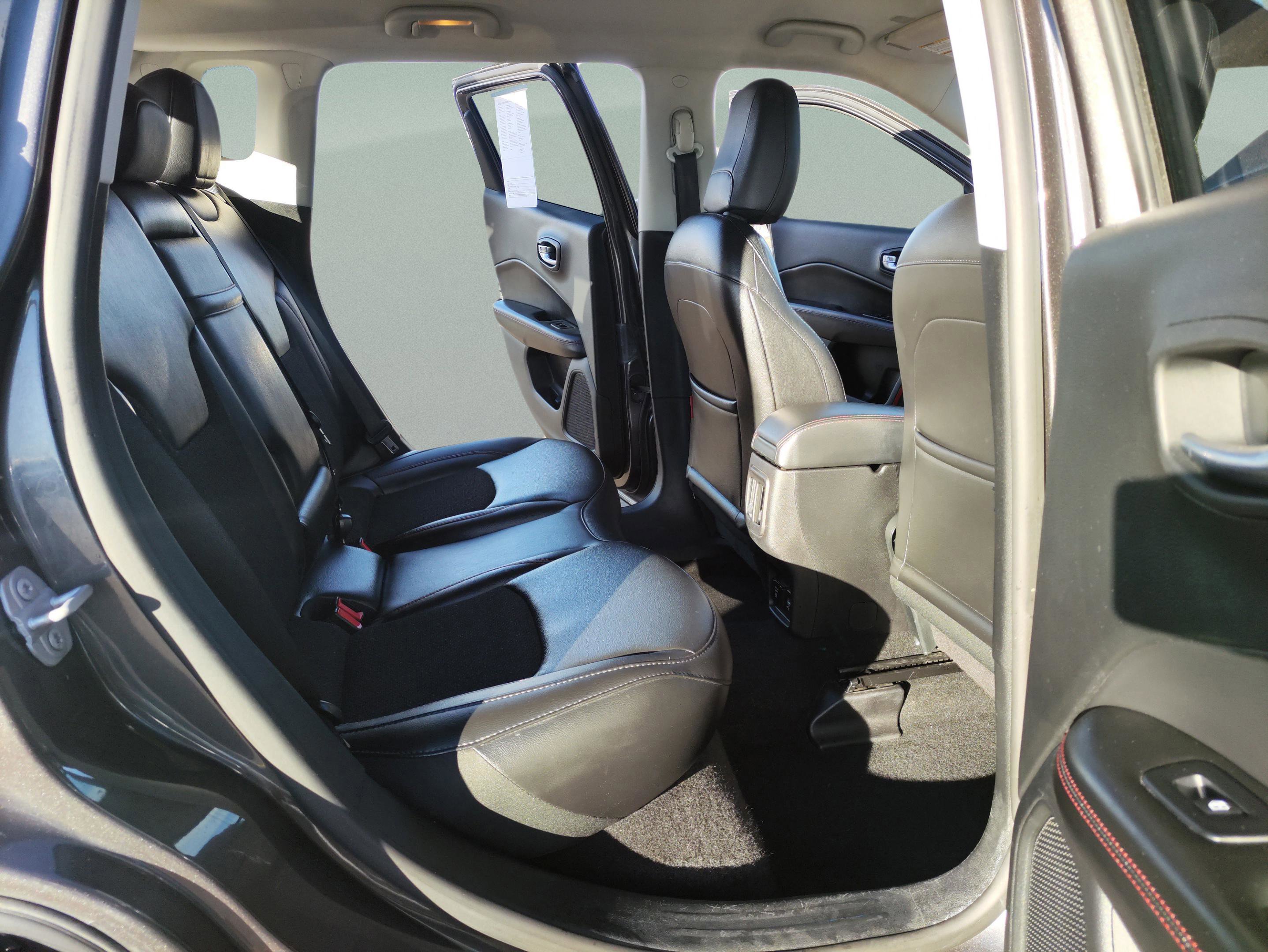 Used 2019 Jeep Compass Trailhawk w/ Cold Weather Group image 34