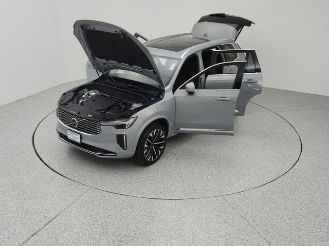New 2026 Volvo XC90 B6 Plus w/ Protection Package Premier image 17