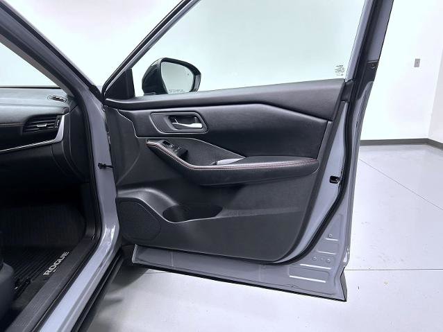 Certified 2025 Nissan Rogue SV image 16