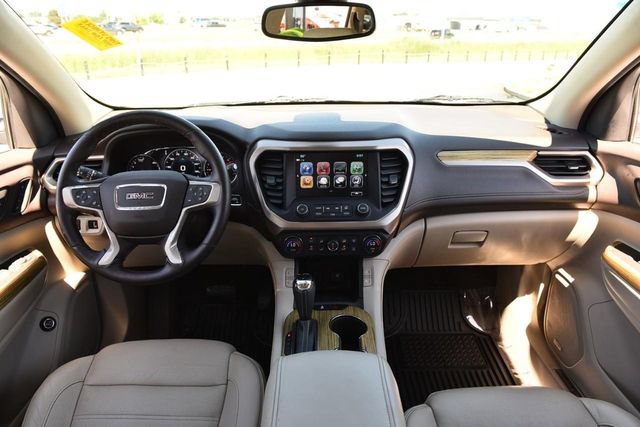 Used 2018 GMC Acadia Denali w/ Technology Package AWD/4WD image 7