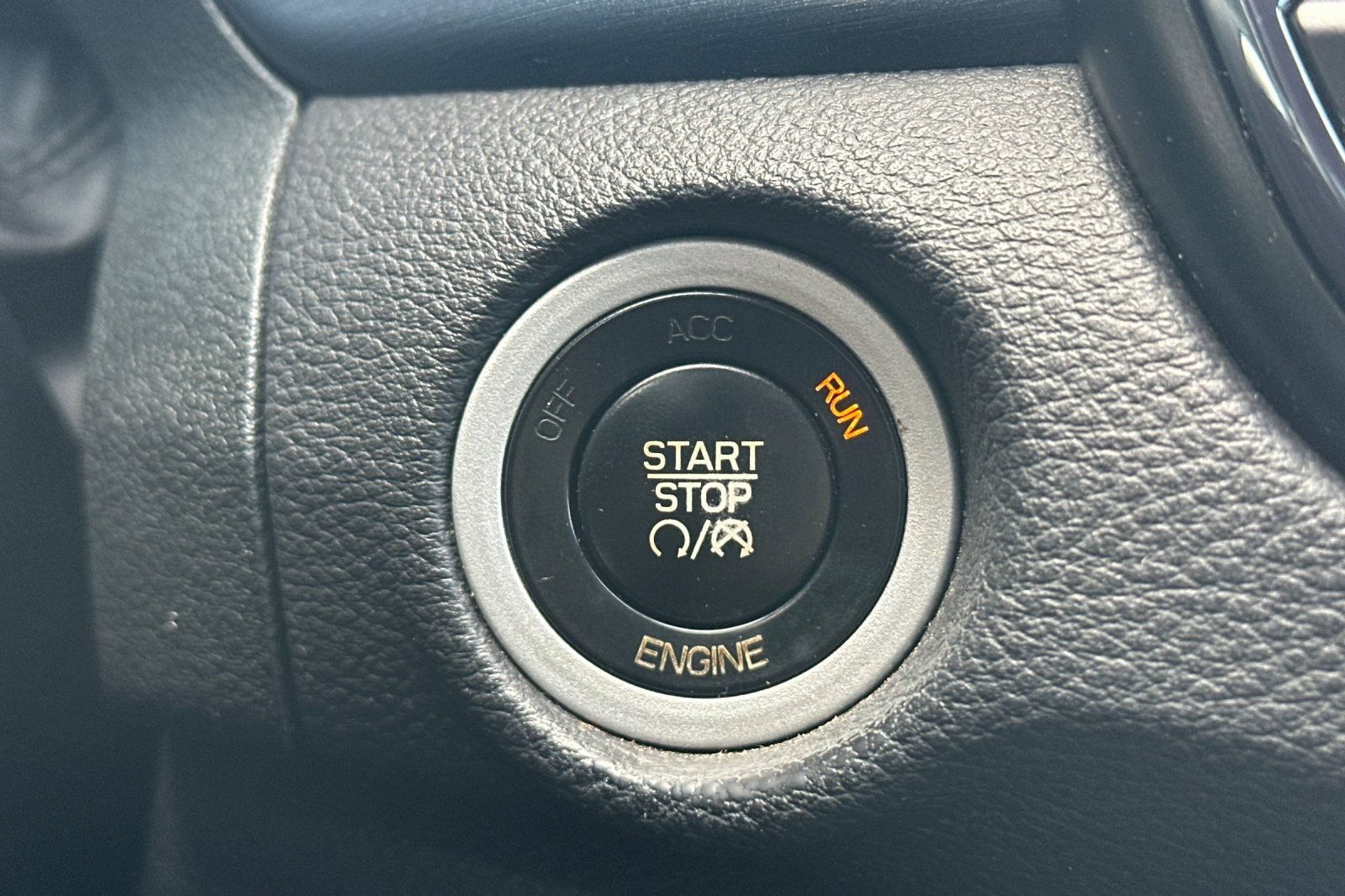 Used 2015 Chrysler 200 S FWD image 21