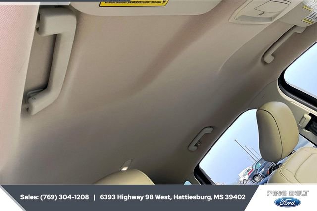 Used 2019 Ford Escape SEL image 16