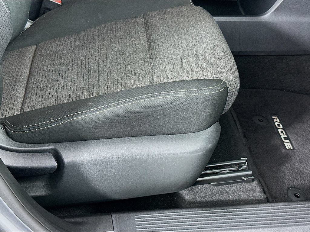 Used 2023 Nissan Rogue SV FWD image 23