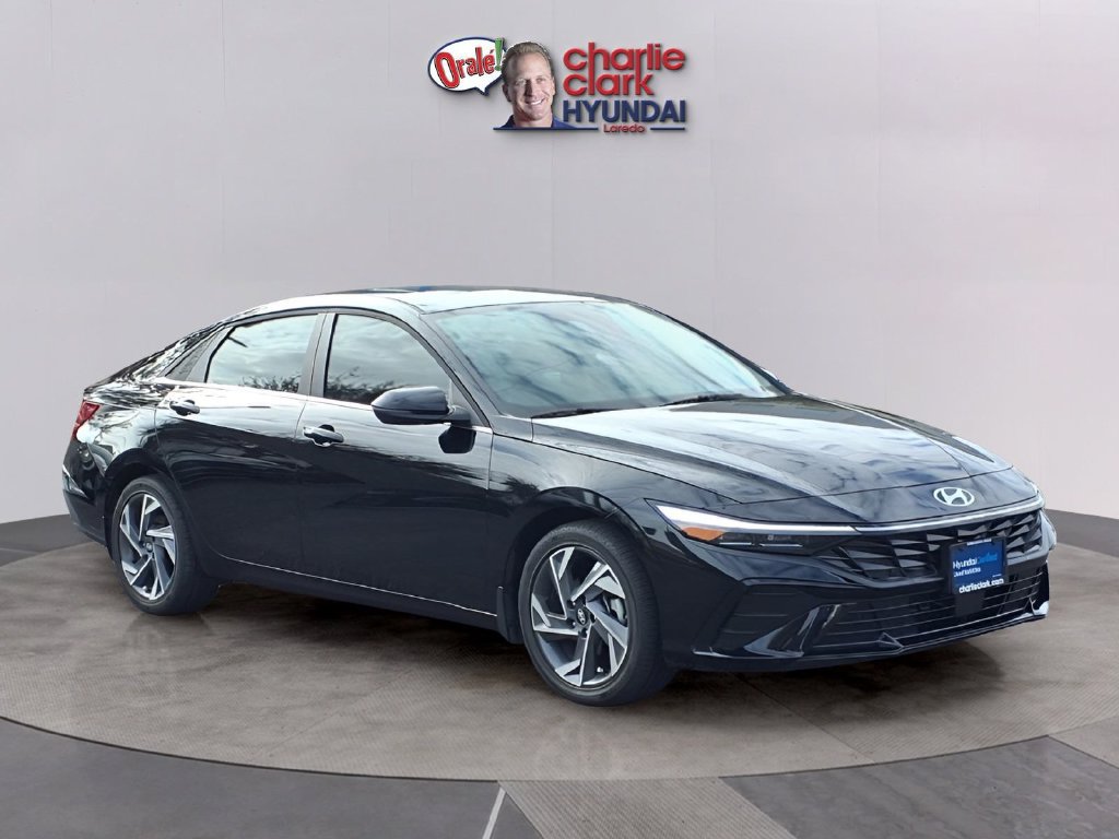 Used 2025 Hyundai Elantra Limited FWD image 7