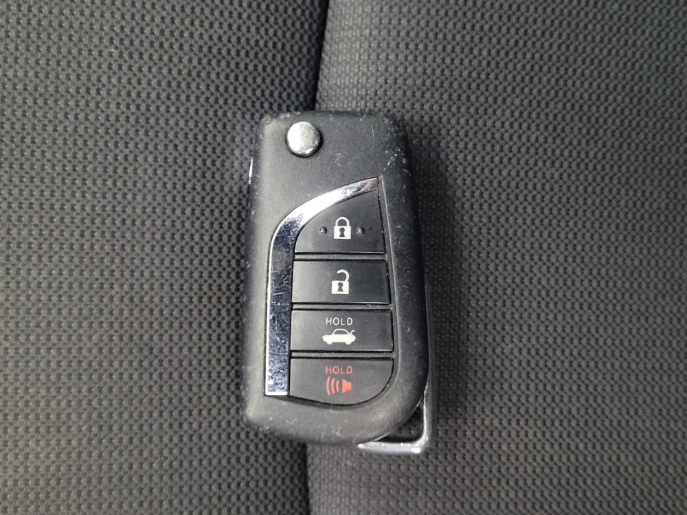 Used 2022 Toyota Corolla LE image 32