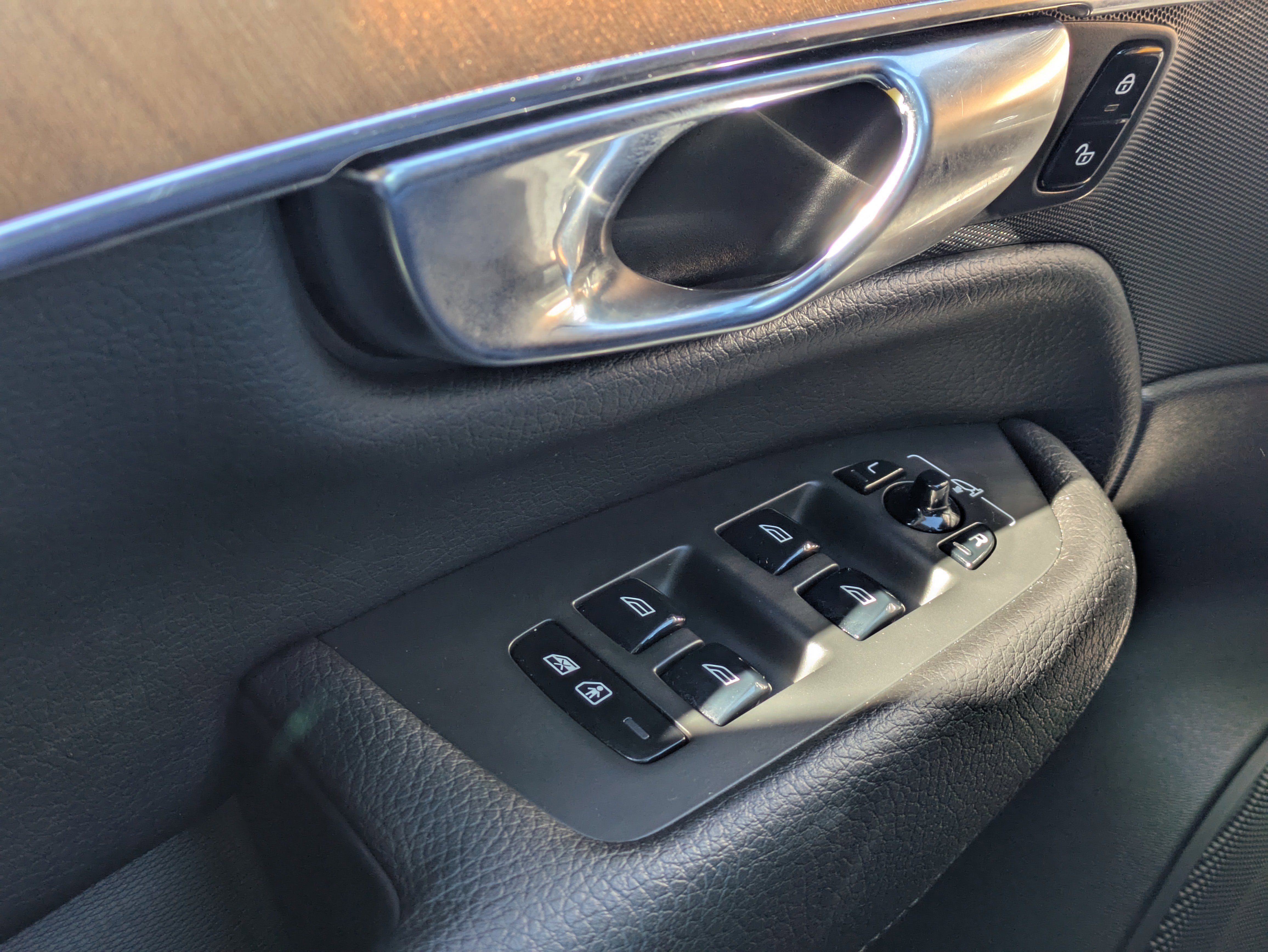 Used 2022 Volvo XC90 T5 Momentum w/ Advanced Package image 28