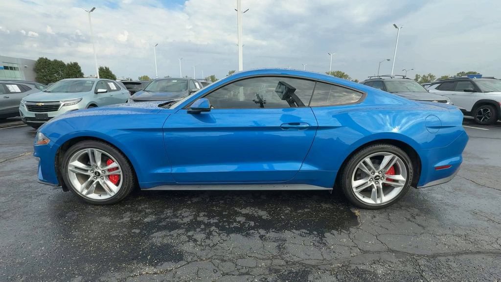 Used 2019 Ford Mustang Premium RWD image 5