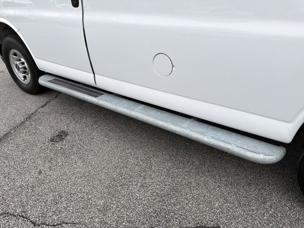 Used 2024 GMC Savana 2500 w/ Driver Convenience Package image 31