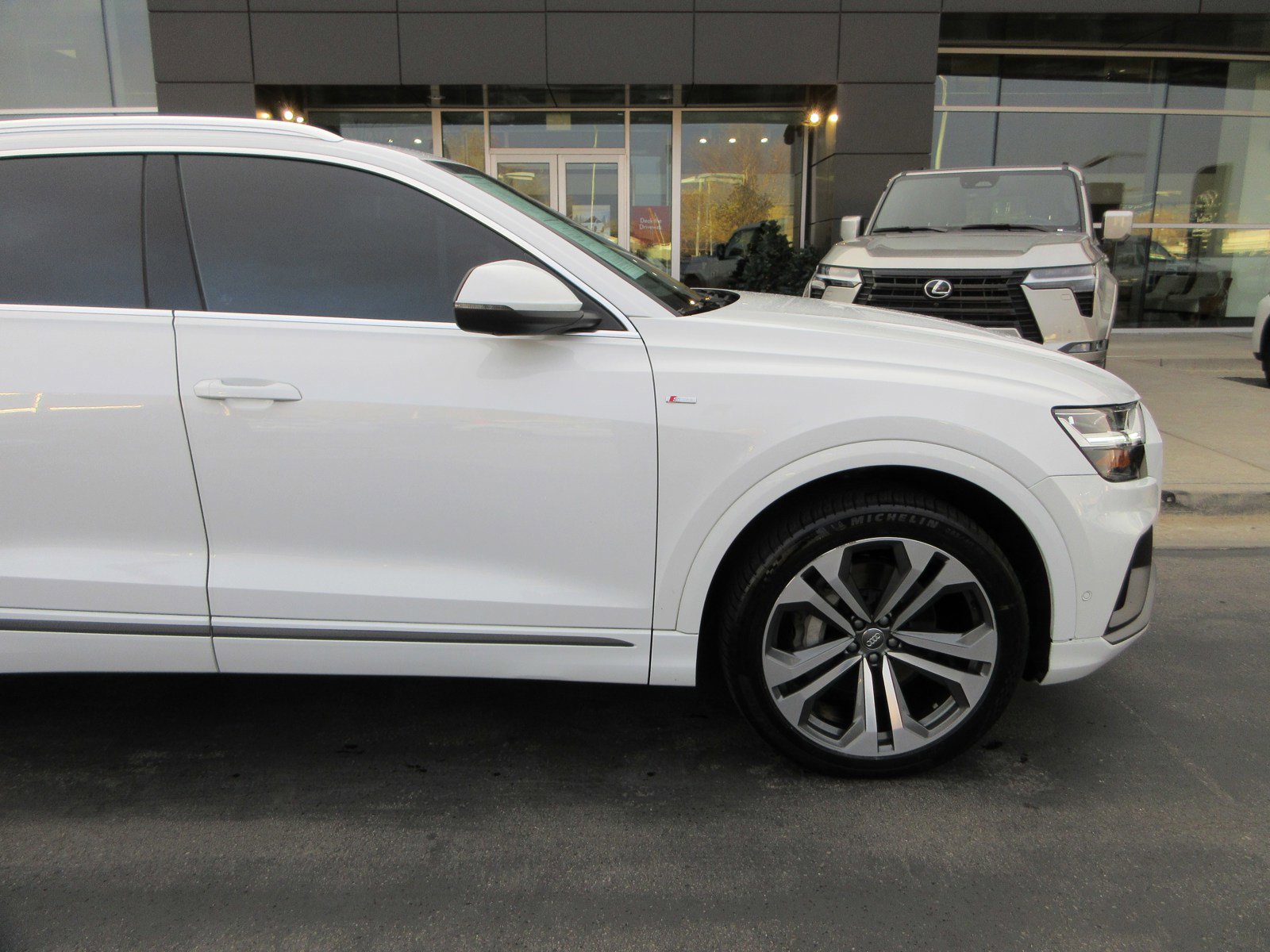 Used 2020 Audi Q8 Premium Plus image 14
